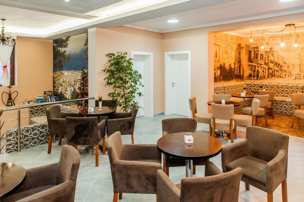 Korcasmilehotel Buitenkant foto